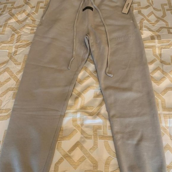 Essential Sweatpants Size Small - Picture 1 of 2